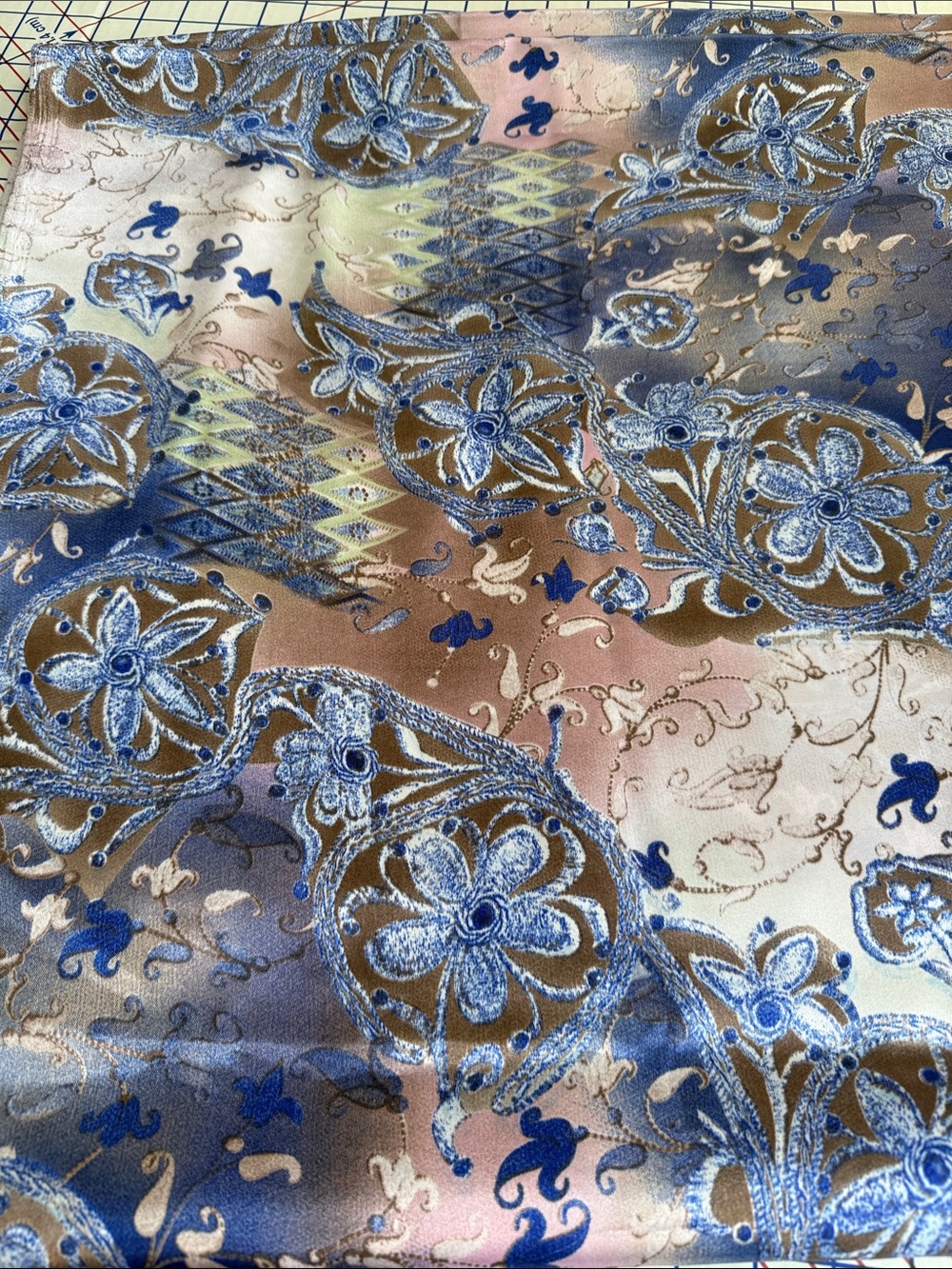 Vintage 90s Satin Fabric 5 Yards Drapey Ornate Floral Medallion Blue Mauve - Picture 10 of 13